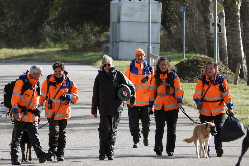 Grote SRO (Samenwerkende Reddingshonden Organisatie) inzetoefening Grote SRO (Samenwerkende Reddingshonden Organisatie) inzetoefening